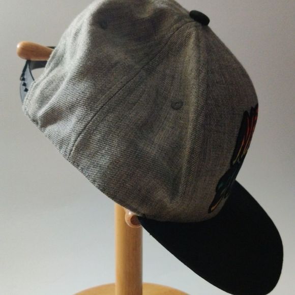 Never Bummer Target‎ Branded Grey SnapBack Hat